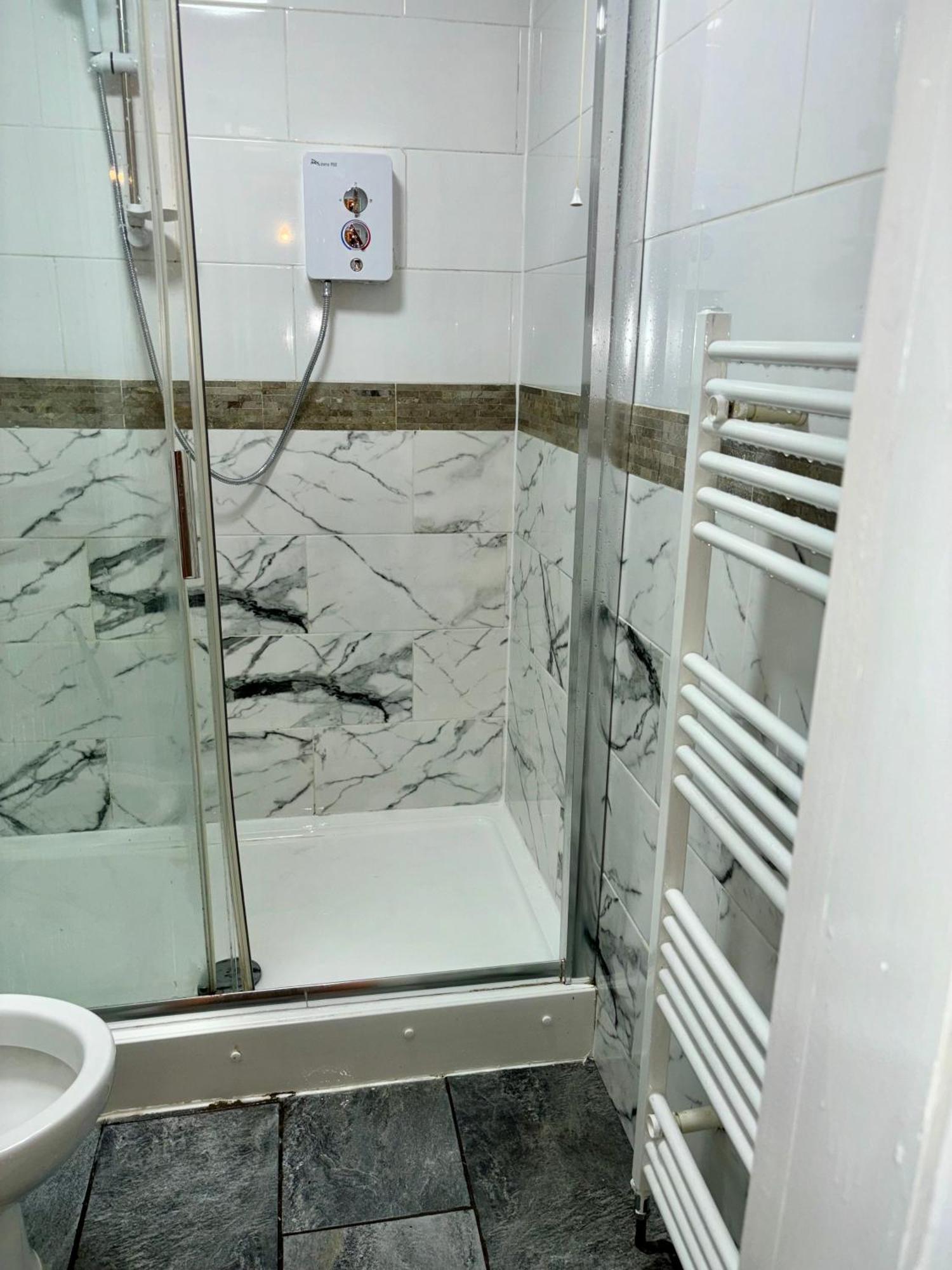 فندق Stainless Guests House دادلي المظهر الخارجي الصورة