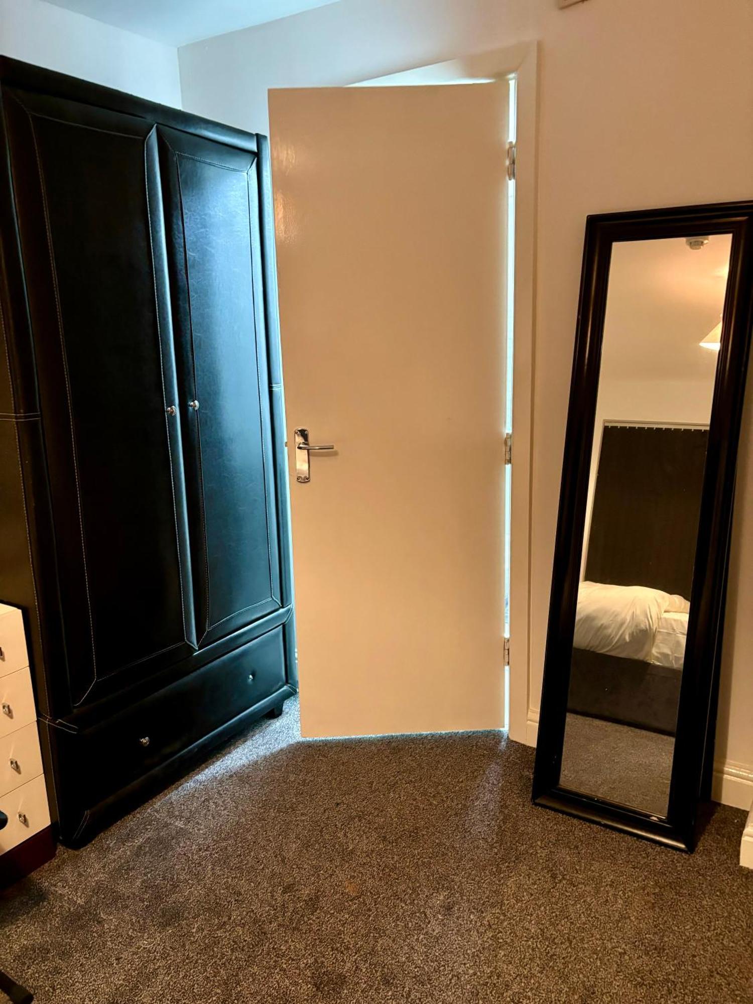 فندق Stainless Guests House دادلي المظهر الخارجي الصورة