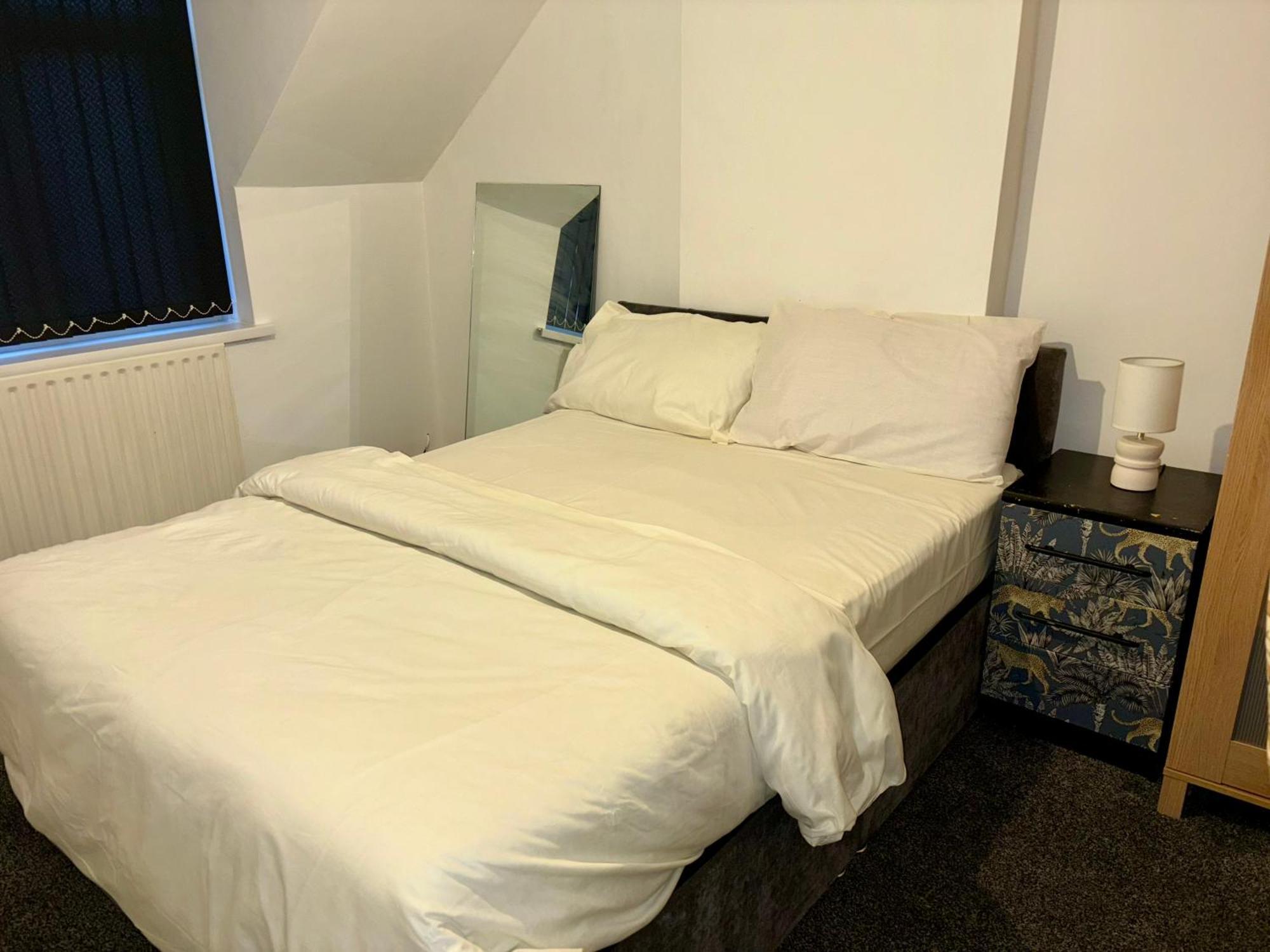فندق Stainless Guests House دادلي المظهر الخارجي الصورة