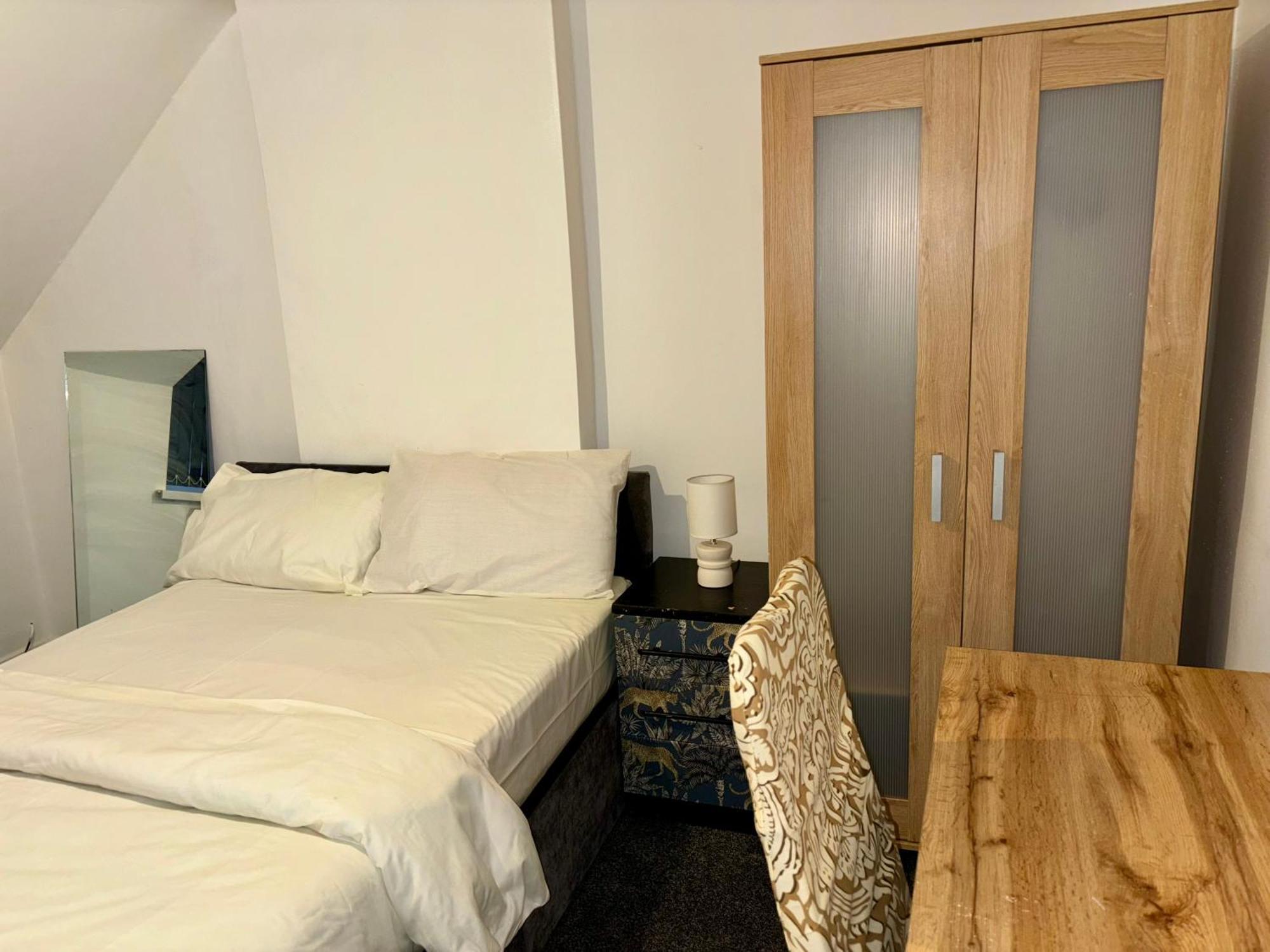 فندق Stainless Guests House دادلي المظهر الخارجي الصورة